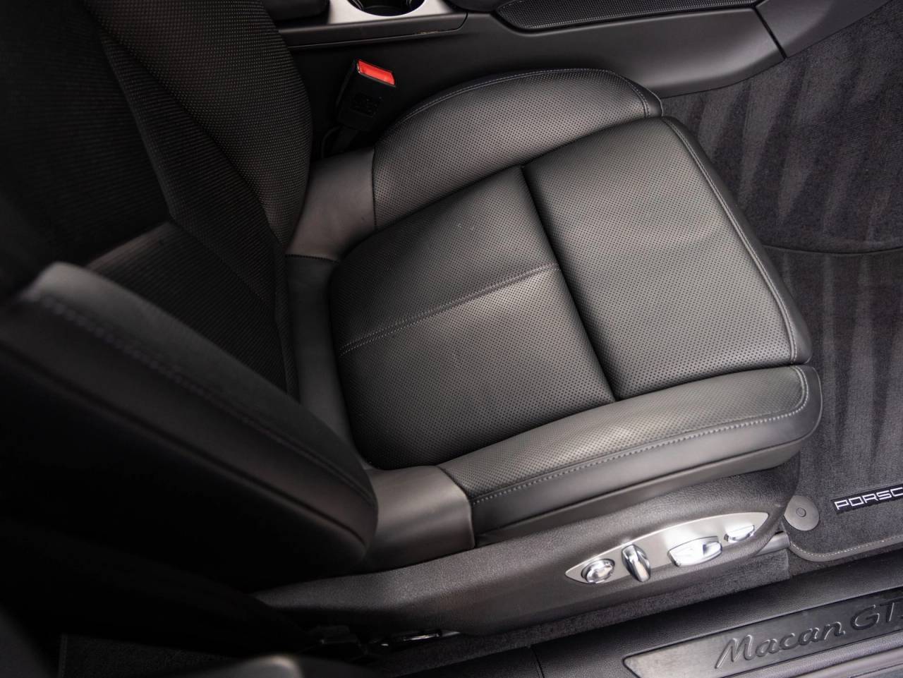 2023 Porsche Macan Macan GTS (MY23)