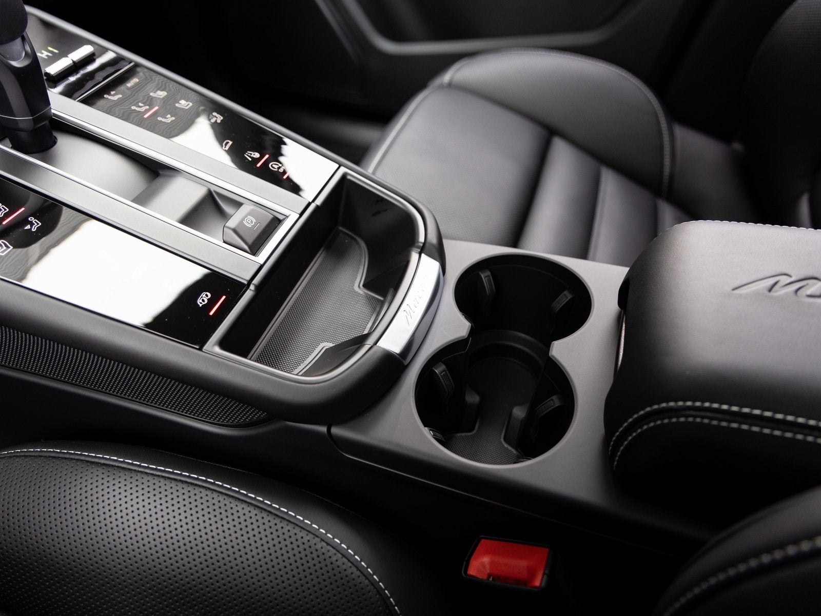 2026 Porsche Macan Macan GTS