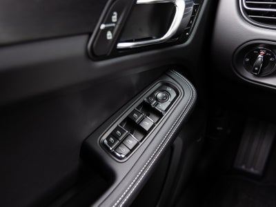 2026 Porsche Macan Macan GTS