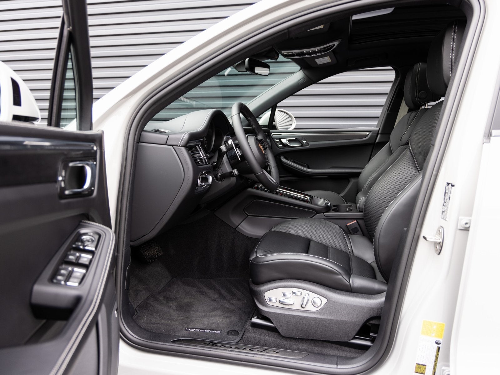 2026 Porsche Macan Macan GTS