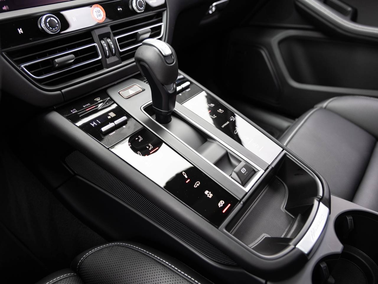 2026 Porsche Macan Macan GTS