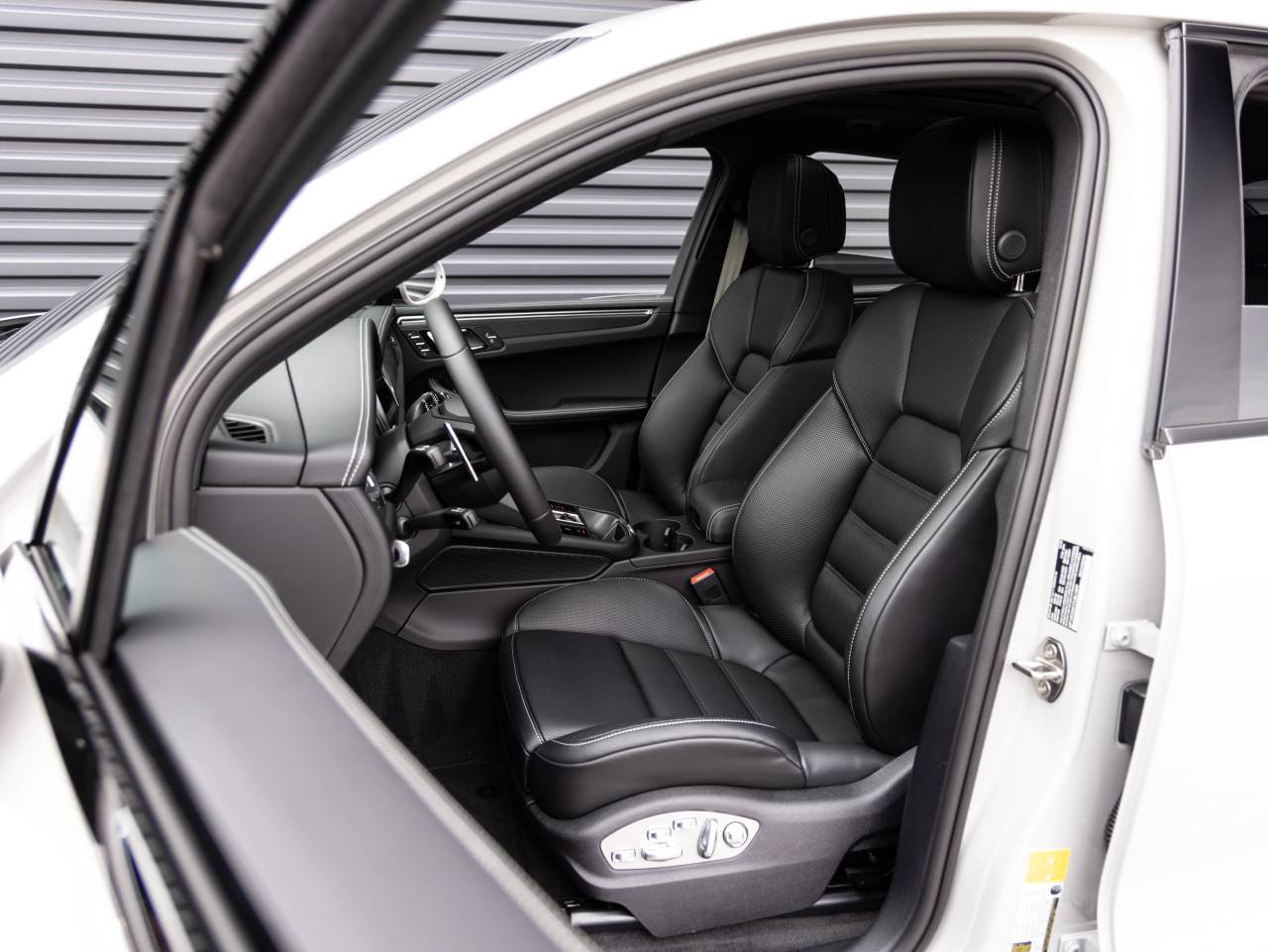 2026 Porsche Macan Macan GTS