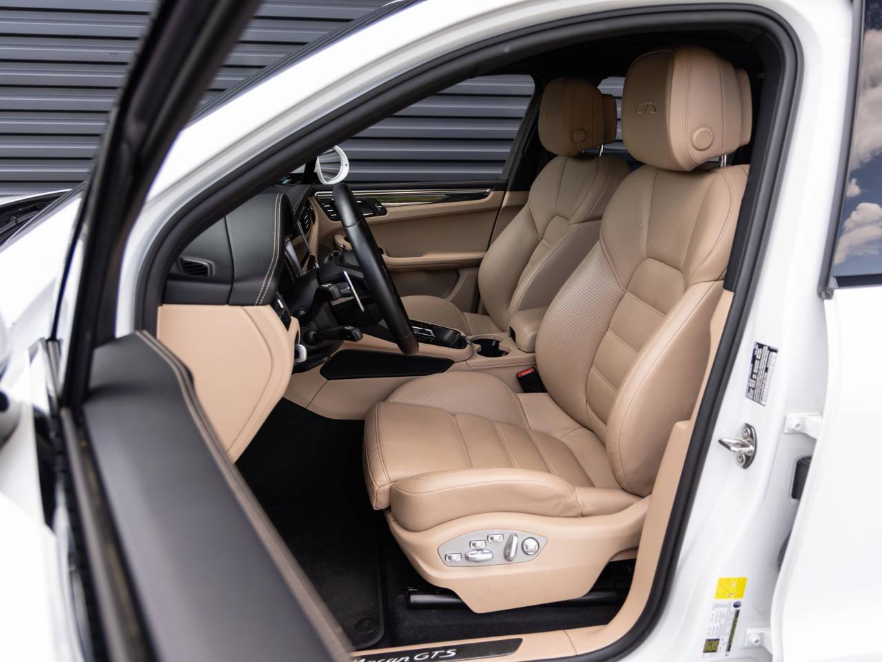 2023 Porsche Macan Macan GTS (MY23)