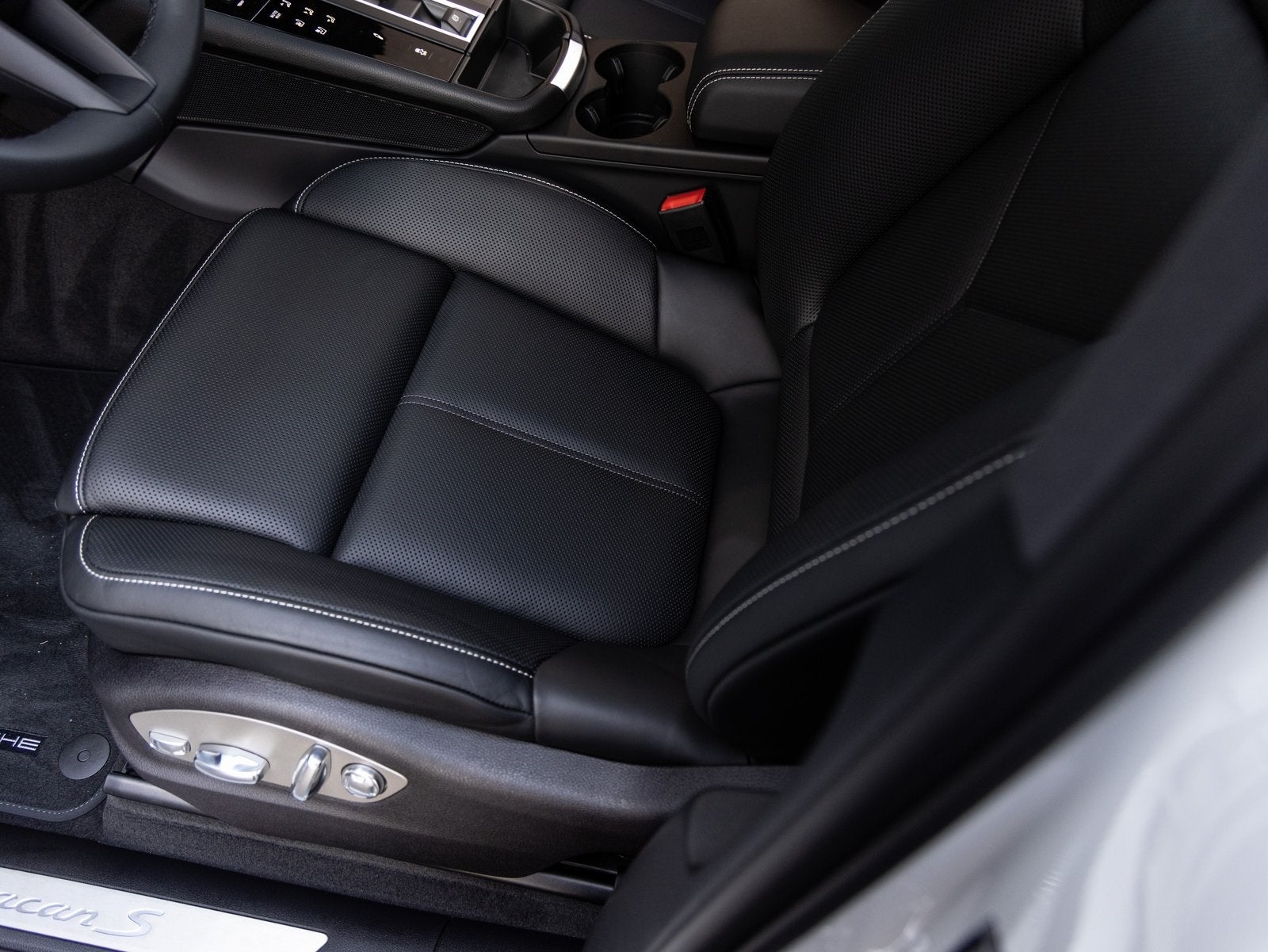 2026 Porsche Macan Macan S