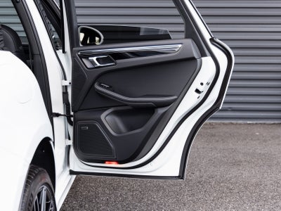 2026 Porsche Macan Macan S