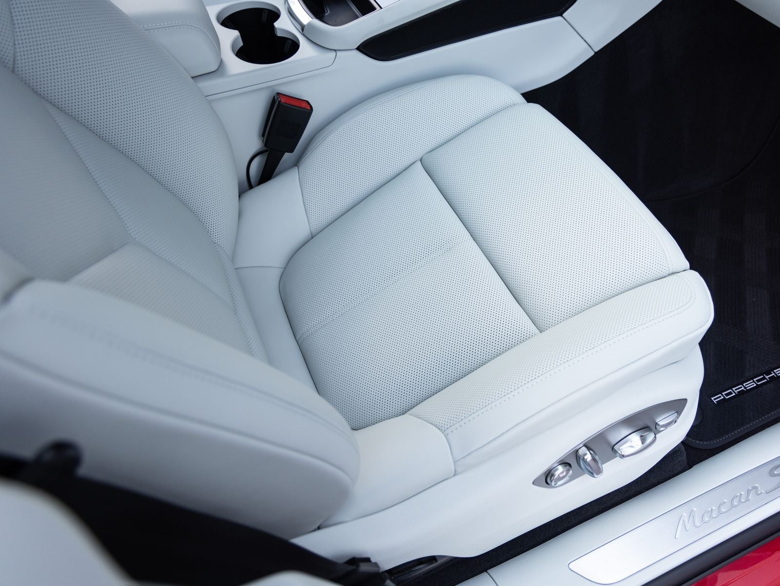 2026 Porsche Macan Macan S