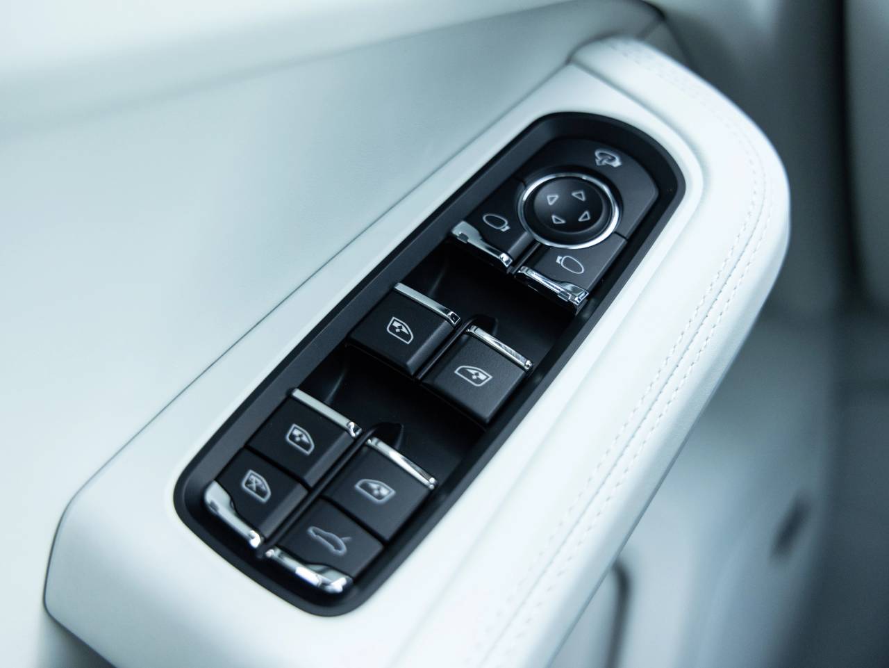 2026 Porsche Macan Macan S