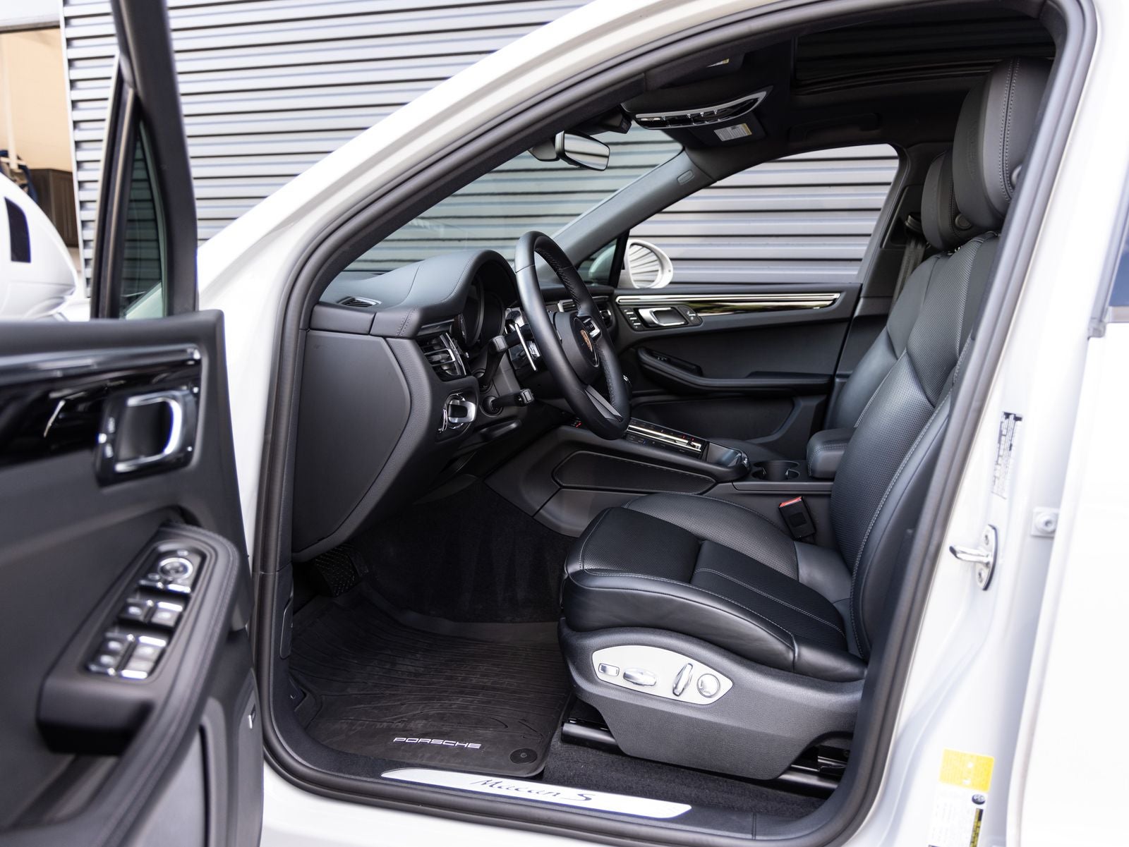 2024 Porsche Macan S