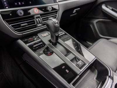 2025 Porsche Macan Macan S