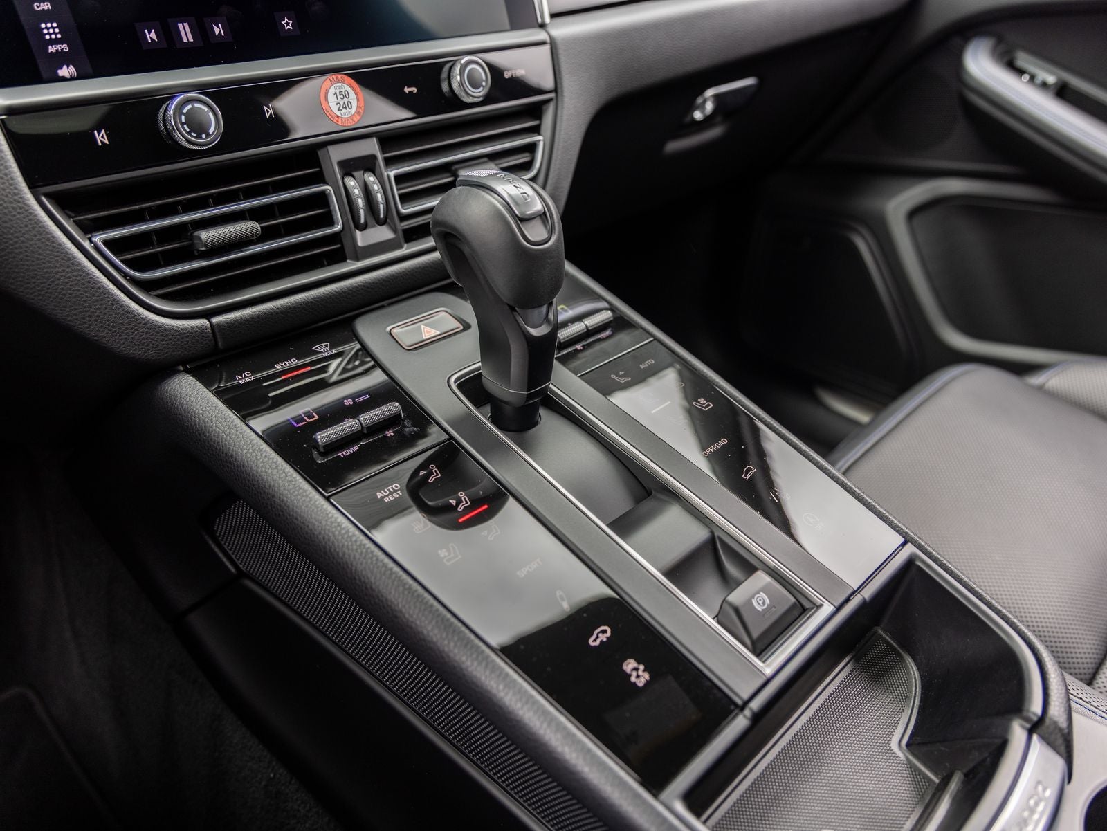 2025 Porsche Macan Macan S
