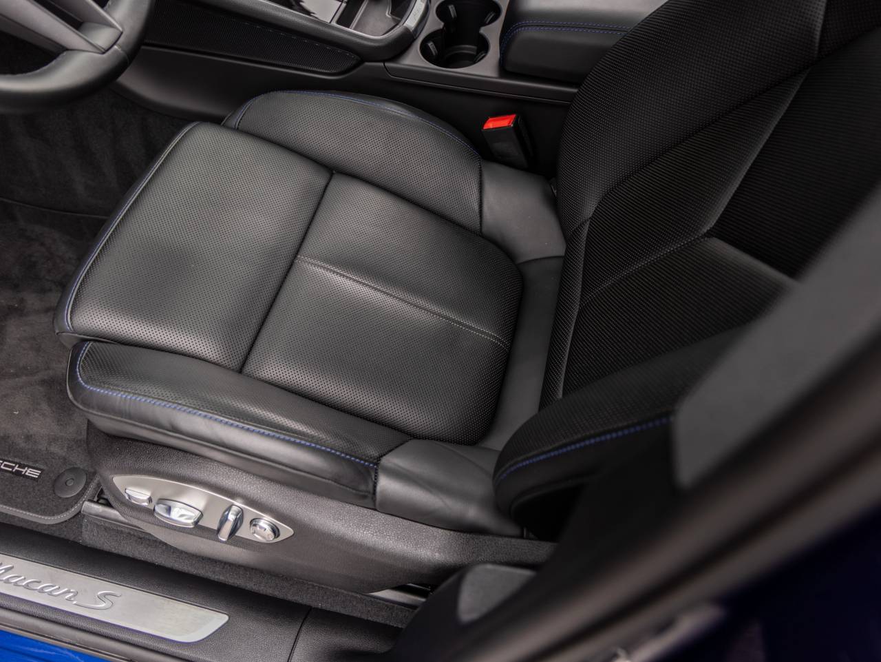 2025 Porsche Macan Macan S