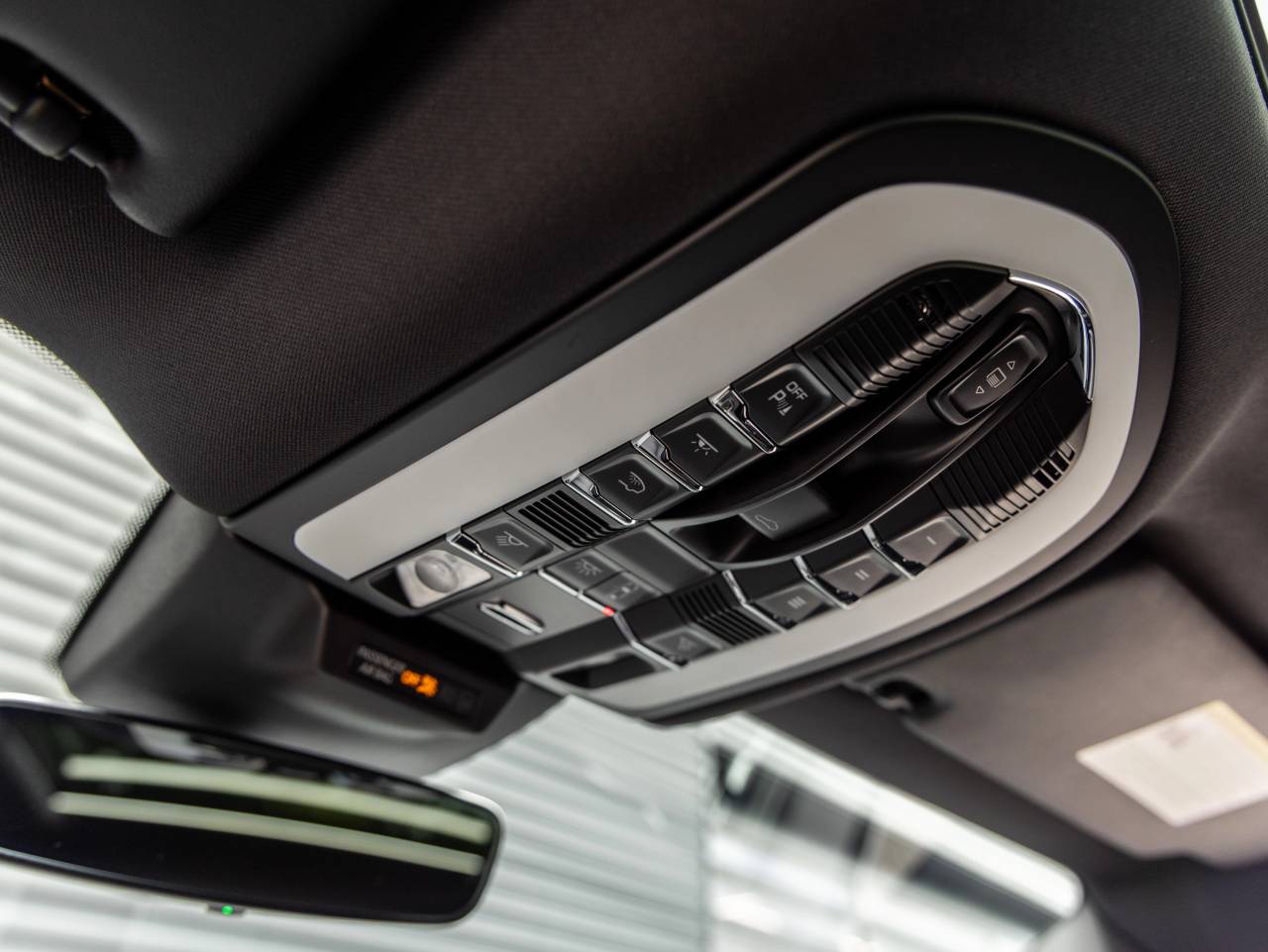 2025 Porsche Macan Macan S
