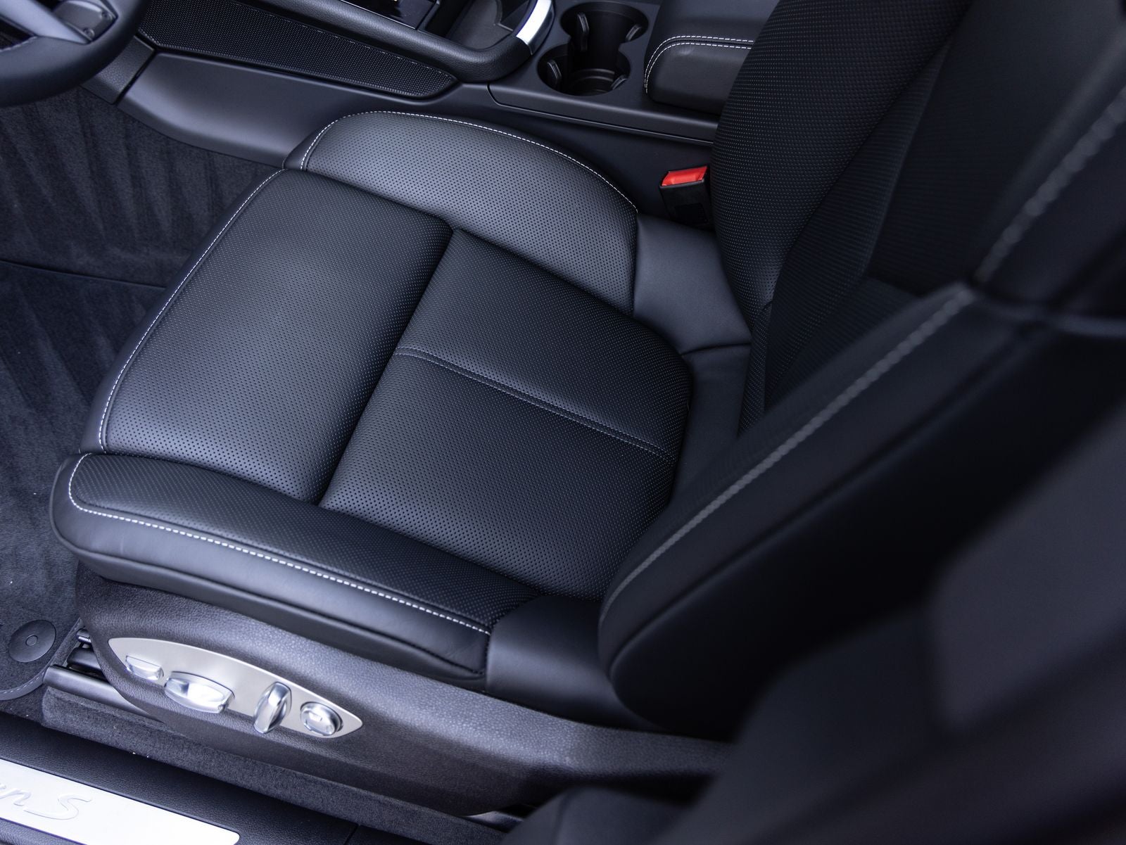 2026 Porsche Macan Macan S