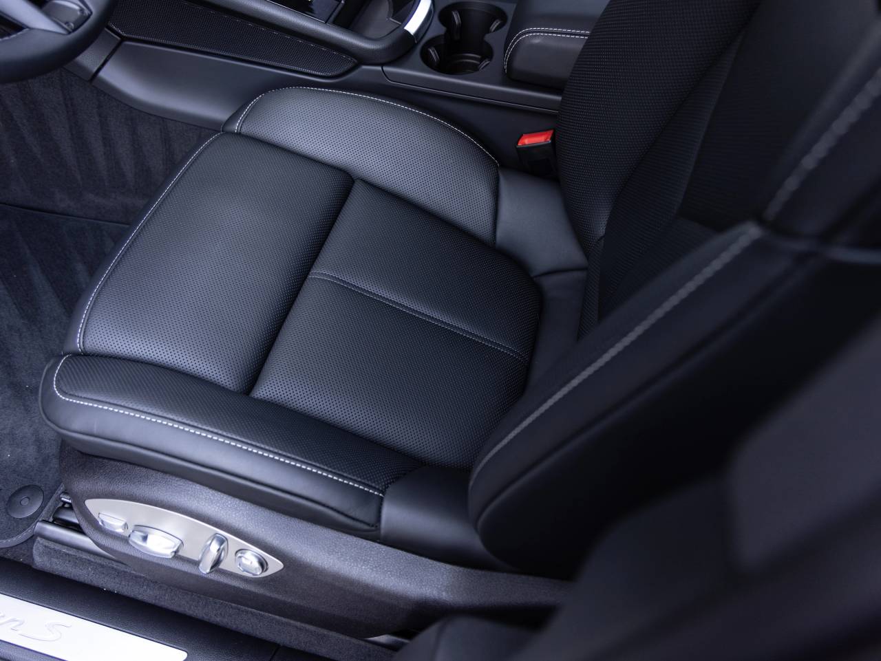 2026 Porsche Macan Macan S