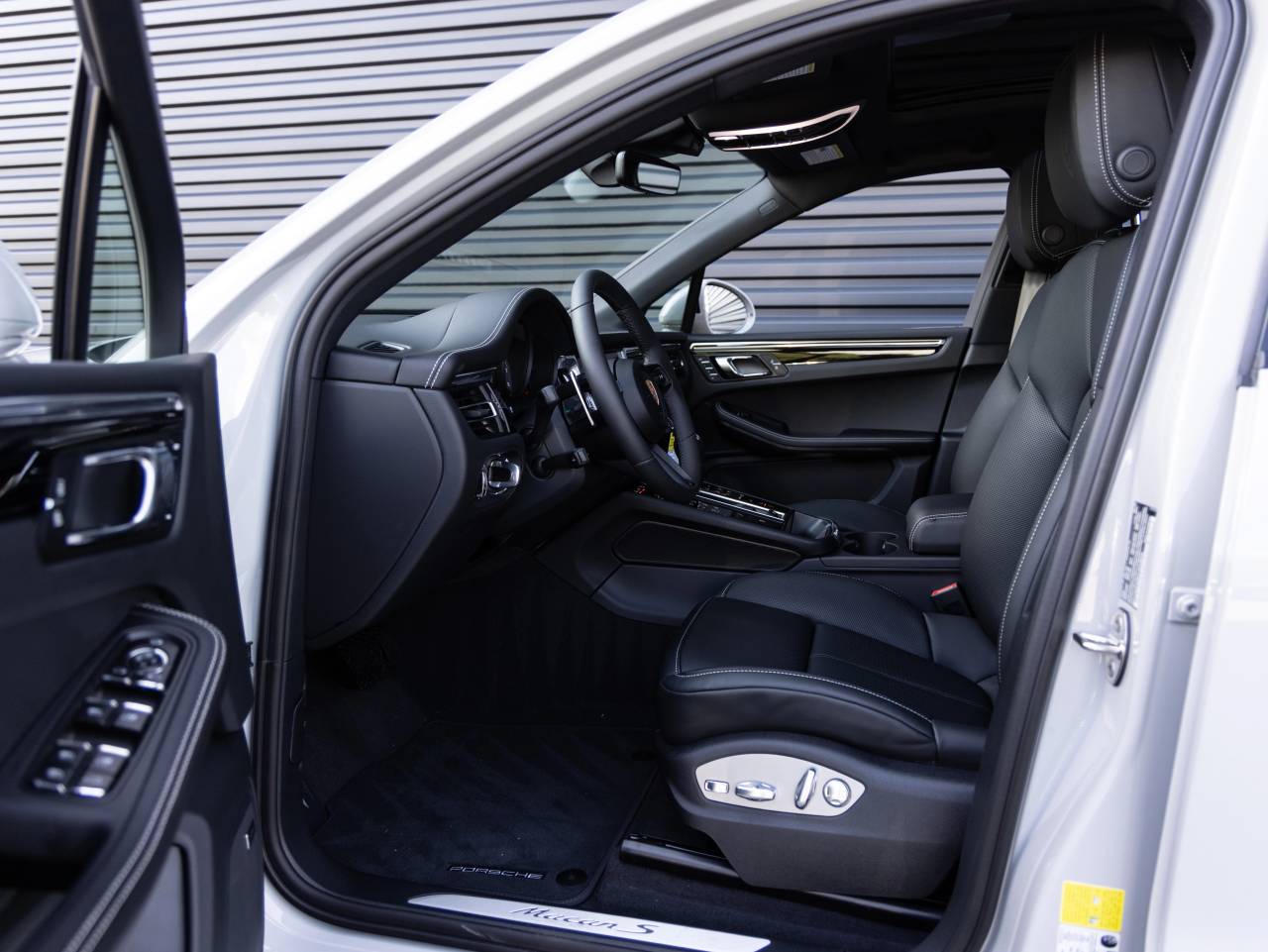 2026 Porsche Macan Macan S