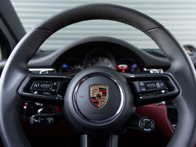 2025 Porsche Macan S