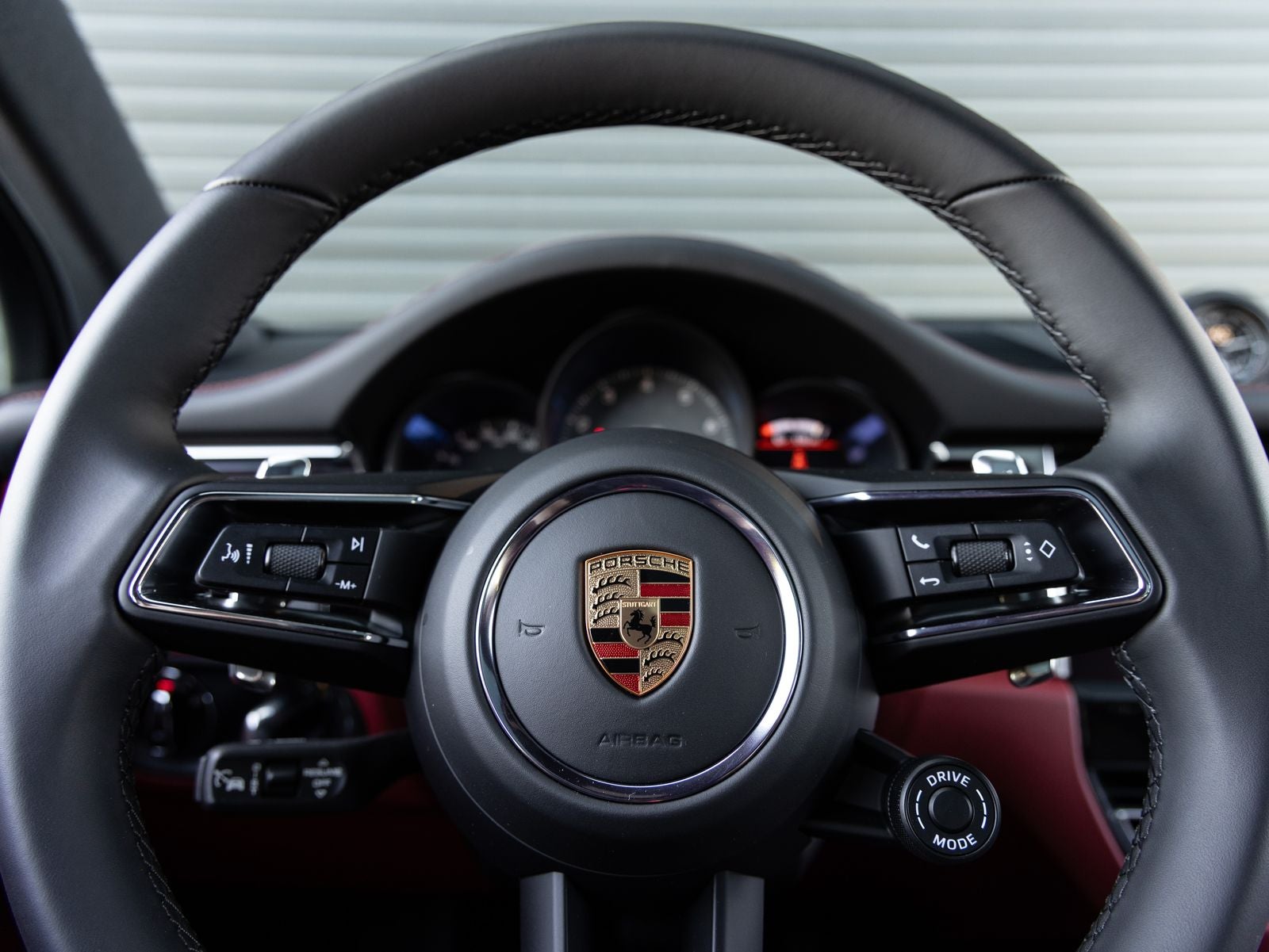 2025 Porsche Macan S
