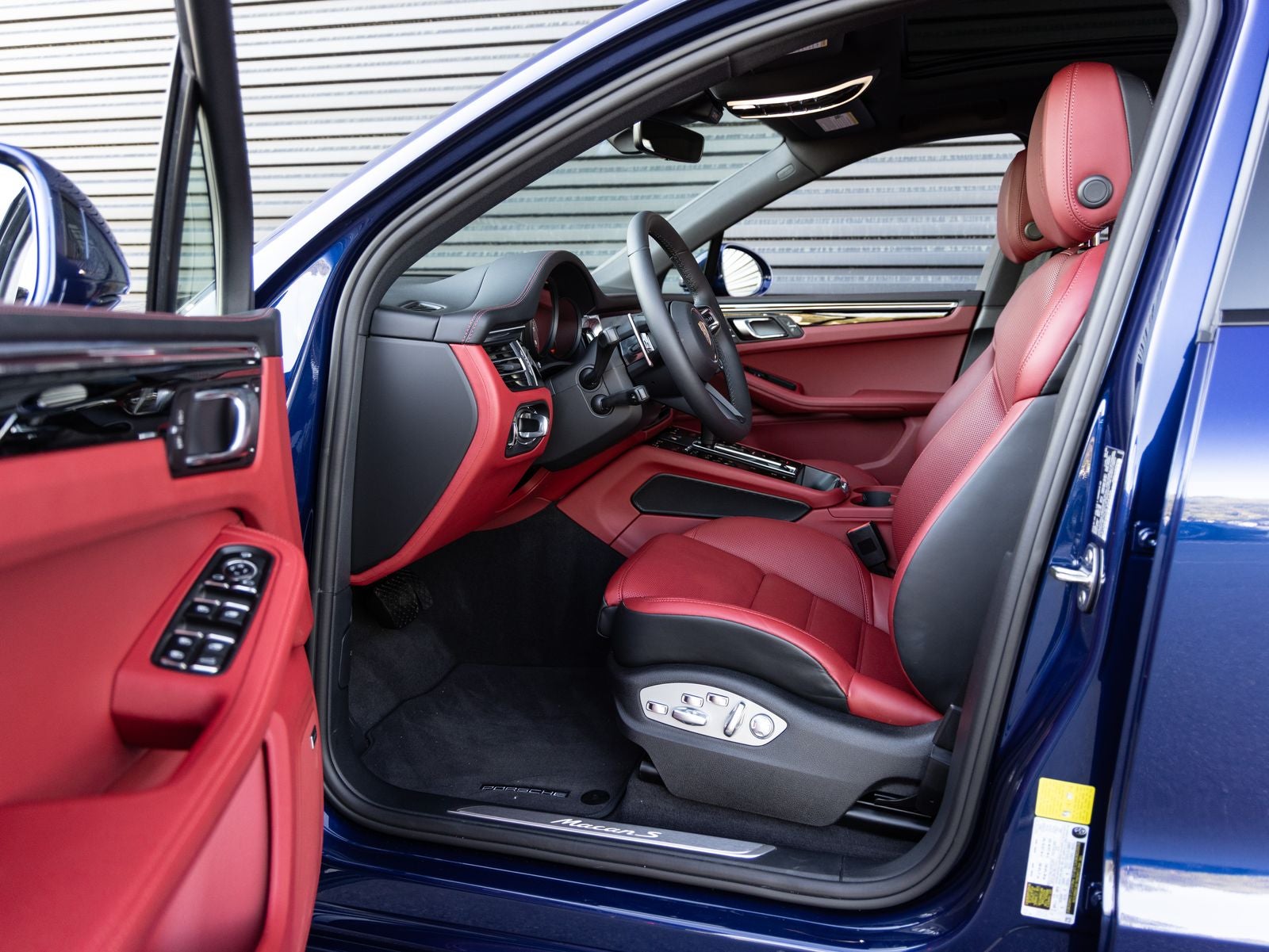 2025 Porsche Macan S