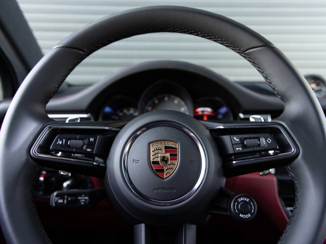 2025 Porsche Macan S