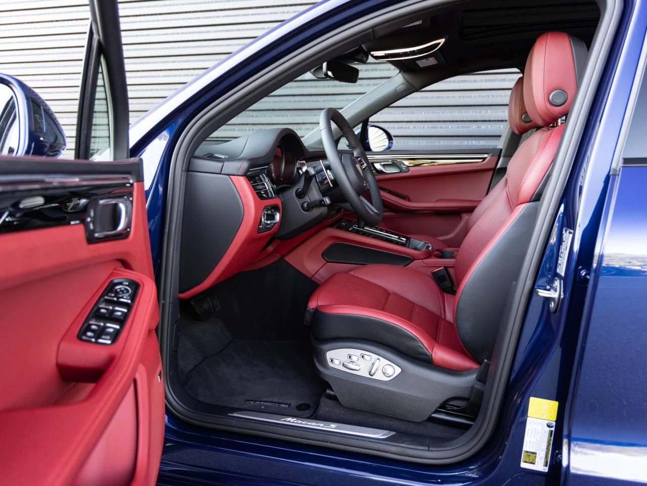 2025 Porsche Macan S