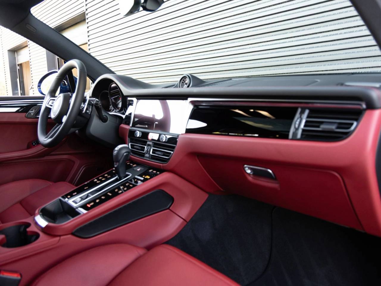 2025 Porsche Macan Macan S