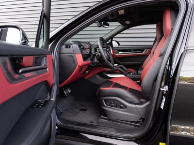 2026 Porsche Cayenne Cayenne GTS