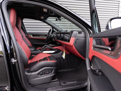 2026 Porsche Cayenne Cayenne GTS