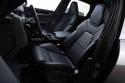 2025 Porsche Cayenne Cayenne GTS