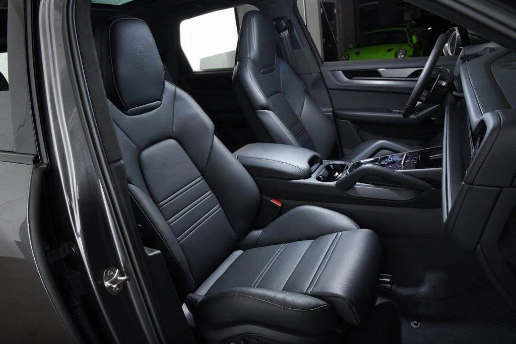 2025 Porsche Cayenne Cayenne GTS