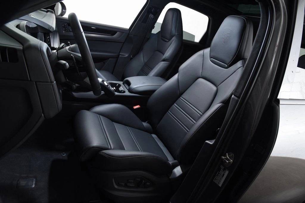 2025 Porsche Cayenne Cayenne GTS