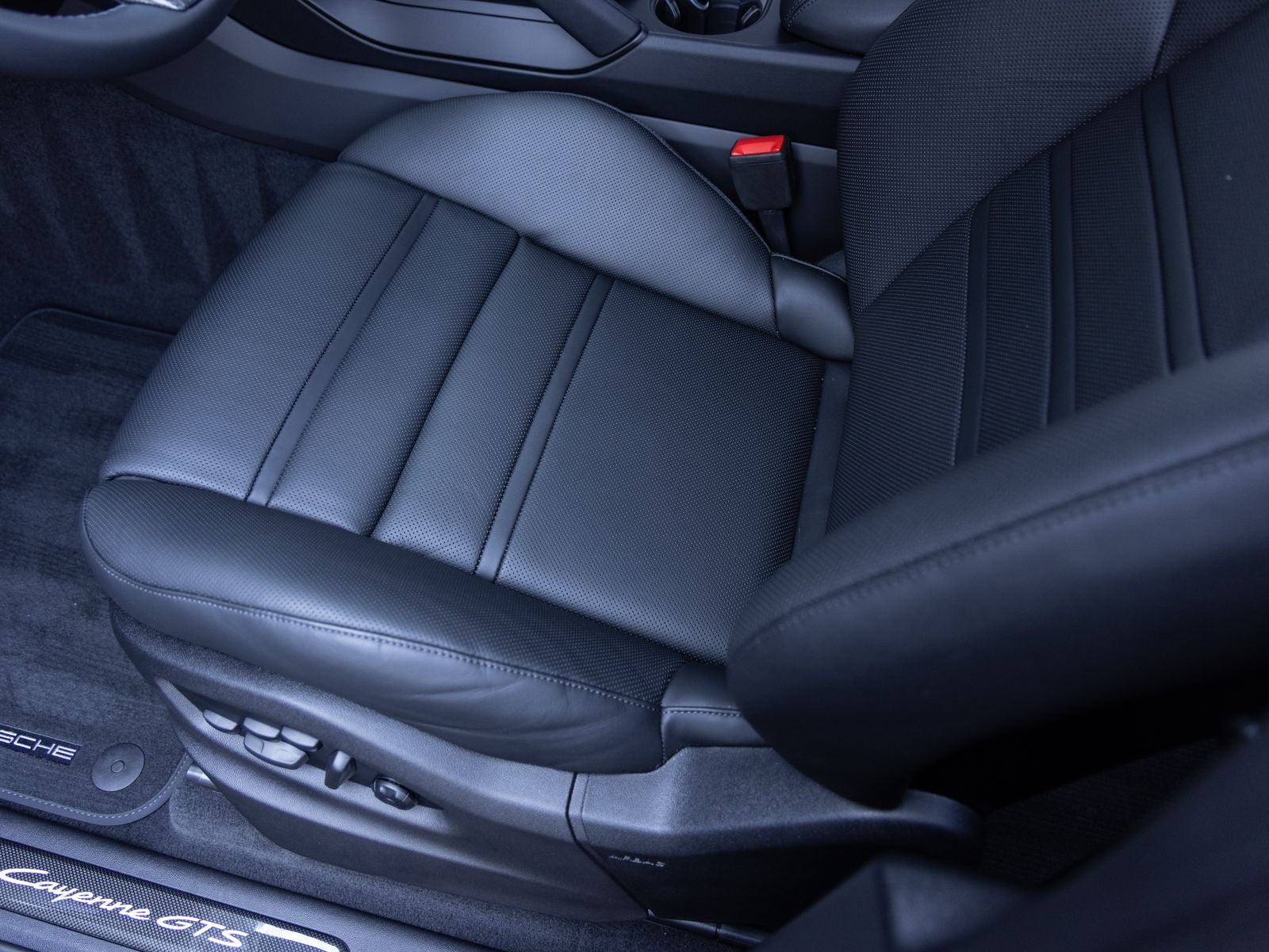 2026 Porsche Cayenne Cayenne GTS