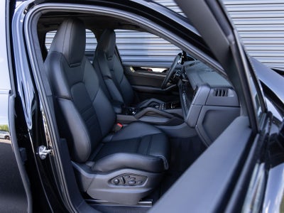 2026 Porsche Cayenne Cayenne GTS