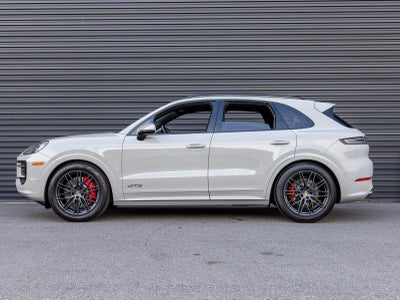 2026 Porsche Cayenne Cayenne GTS