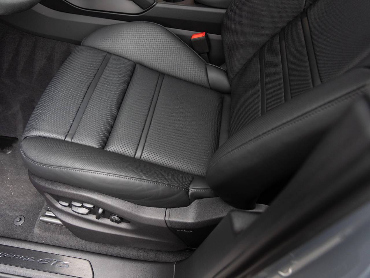 2026 Porsche Cayenne Cayenne GTS