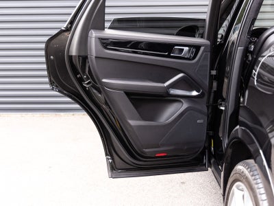 2023 Porsche Cayenne Turbo S E-Hybrid