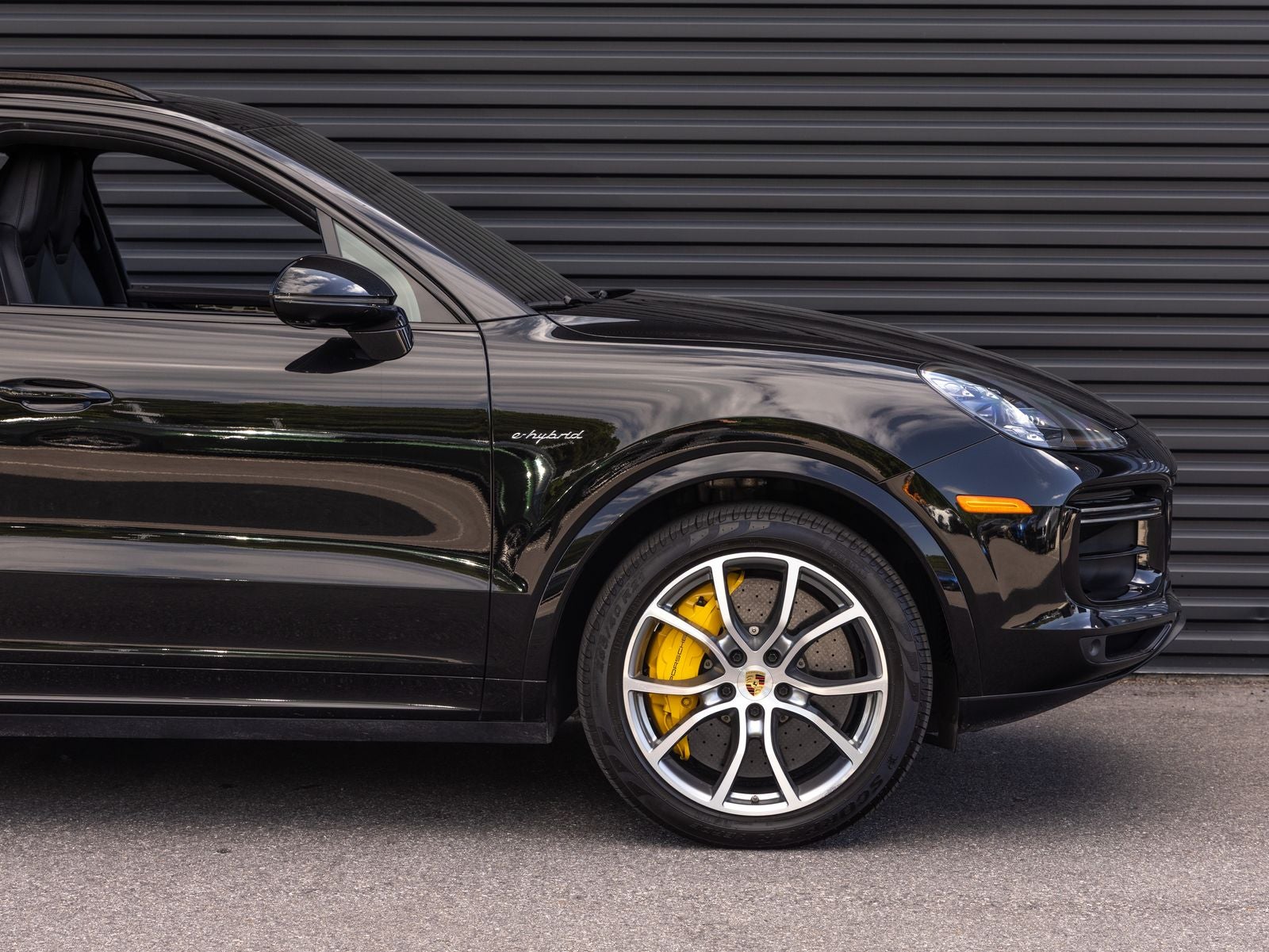 2023 Porsche Cayenne Turbo S E-Hybrid
