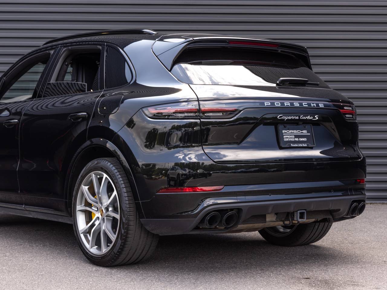 2023 Porsche Cayenne Turbo S E-Hybrid