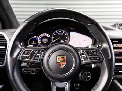 2023 Porsche Cayenne Turbo S E-Hybrid