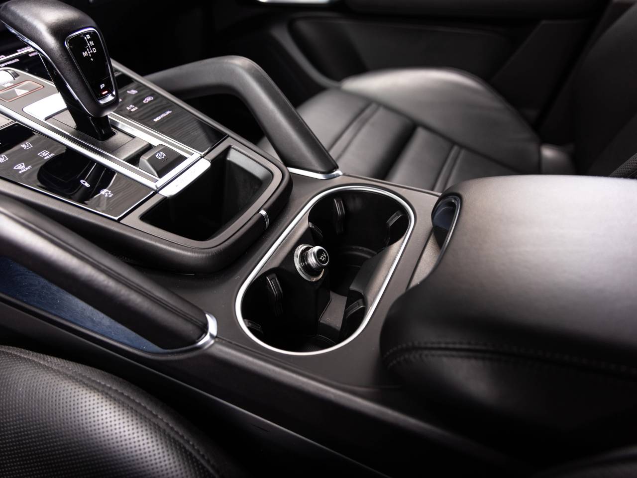 2023 Porsche Cayenne Turbo S E-Hybrid