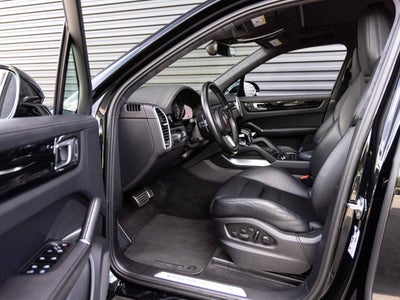 2023 Porsche Cayenne Turbo S E-Hybrid