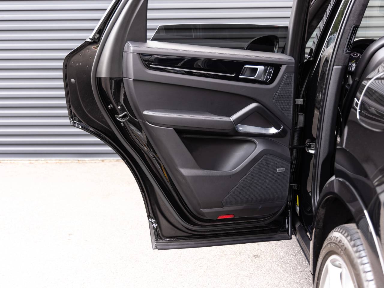 2023 Porsche Cayenne Turbo S E-Hybrid