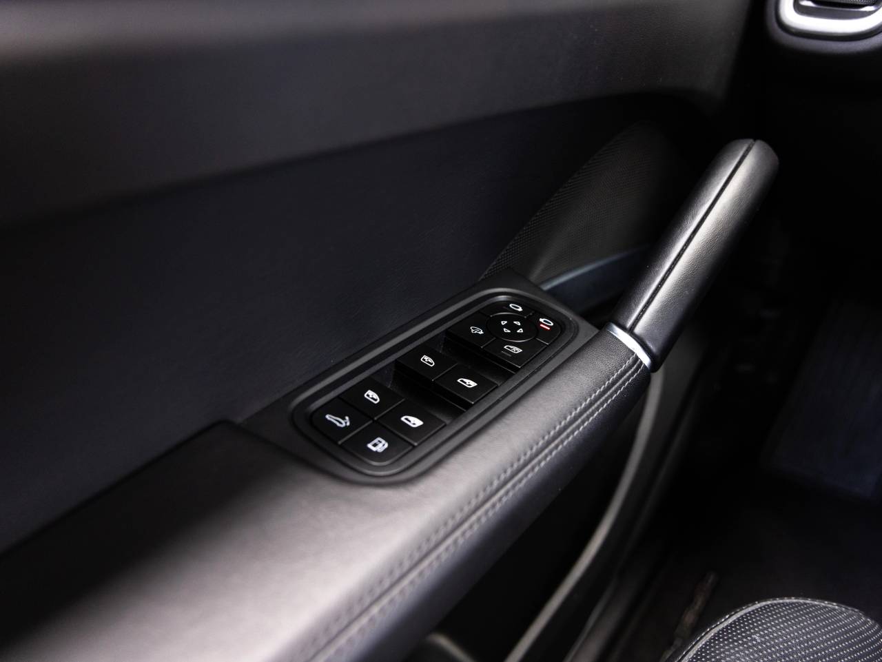 2023 Porsche Cayenne Turbo S E-Hybrid
