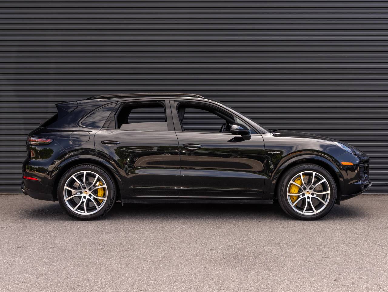 2023 Porsche Cayenne Turbo S E-Hybrid