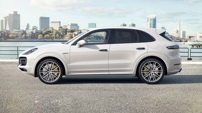 2023 Porsche Cayenne Cayenne Turbo S E-Hybrid (MY23)