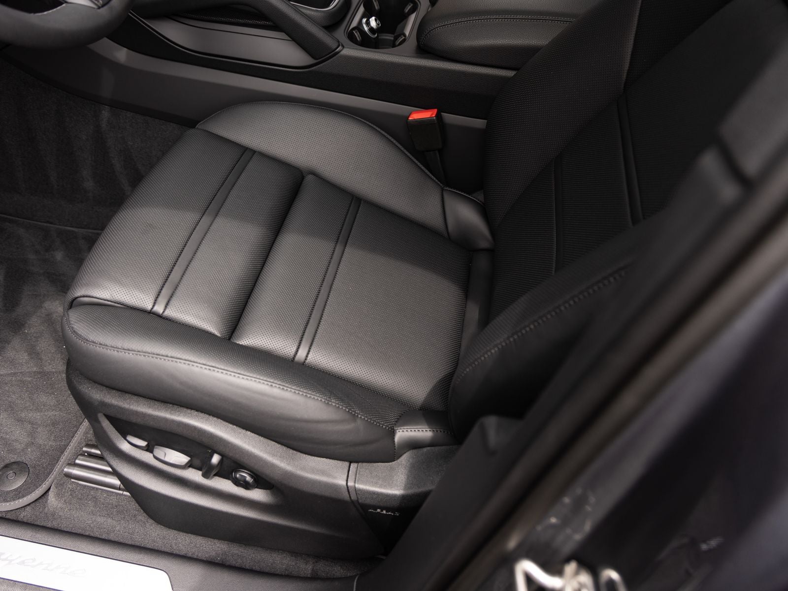 2026 Porsche Cayenne Coupe
