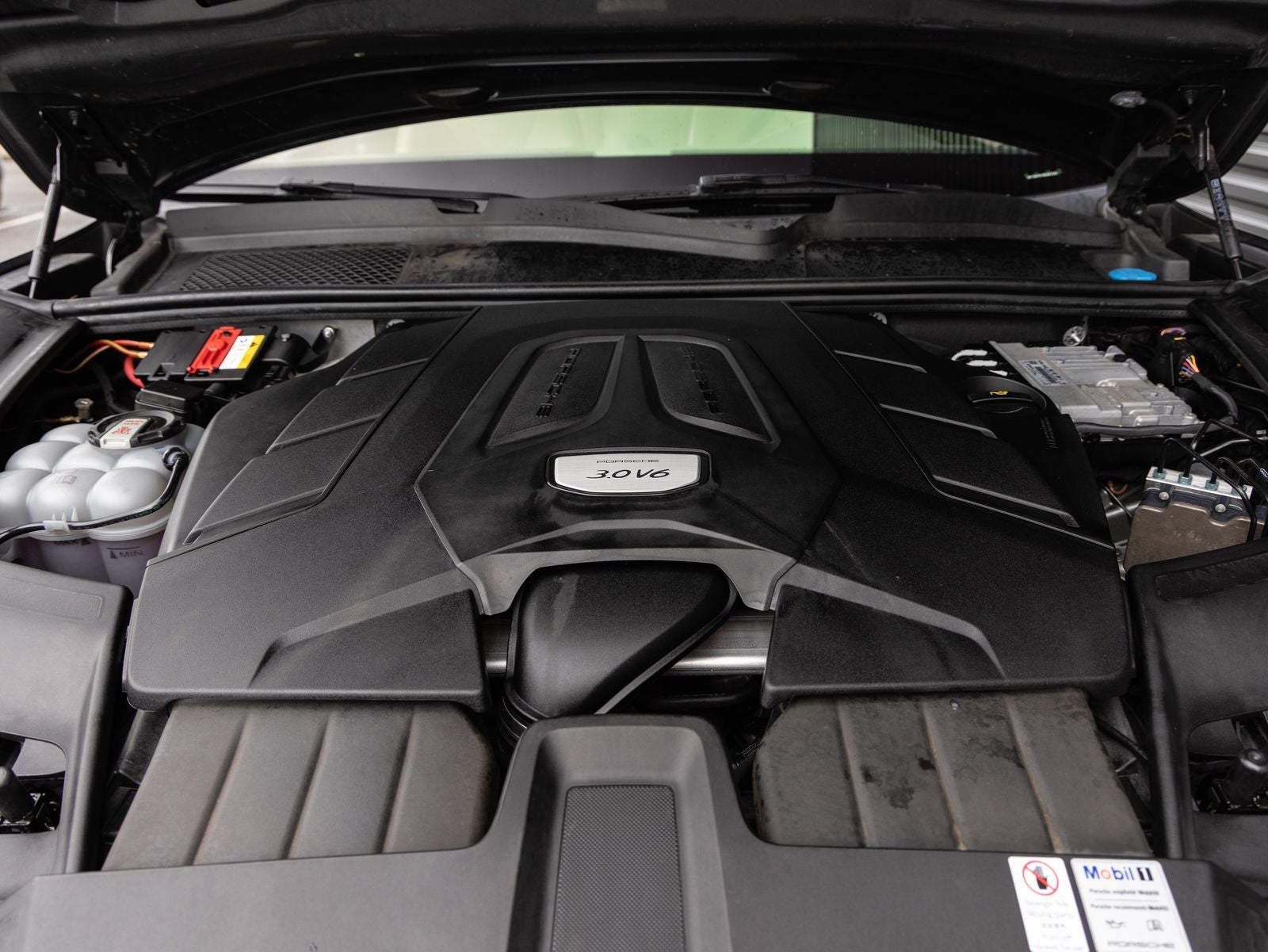 2022 Porsche Cayenne Coupe