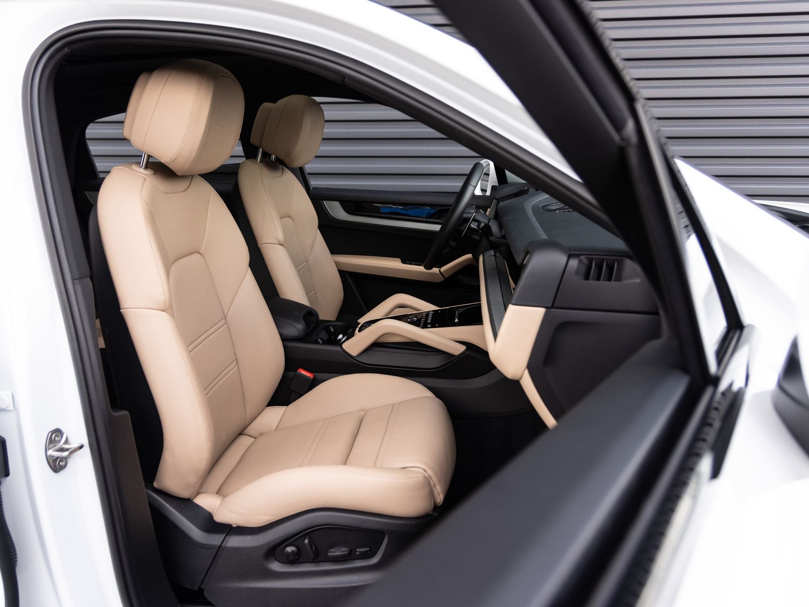 2025 Porsche Cayenne Coupe