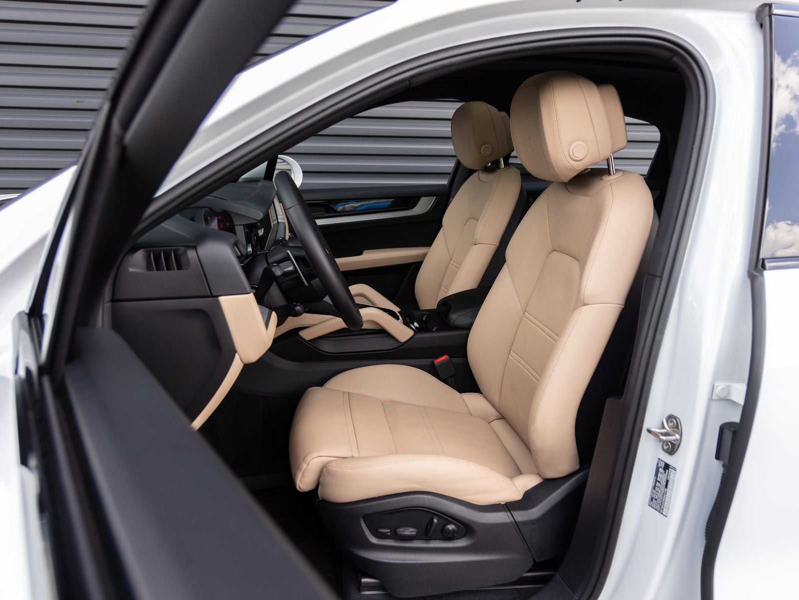 2025 Porsche Cayenne Coupe