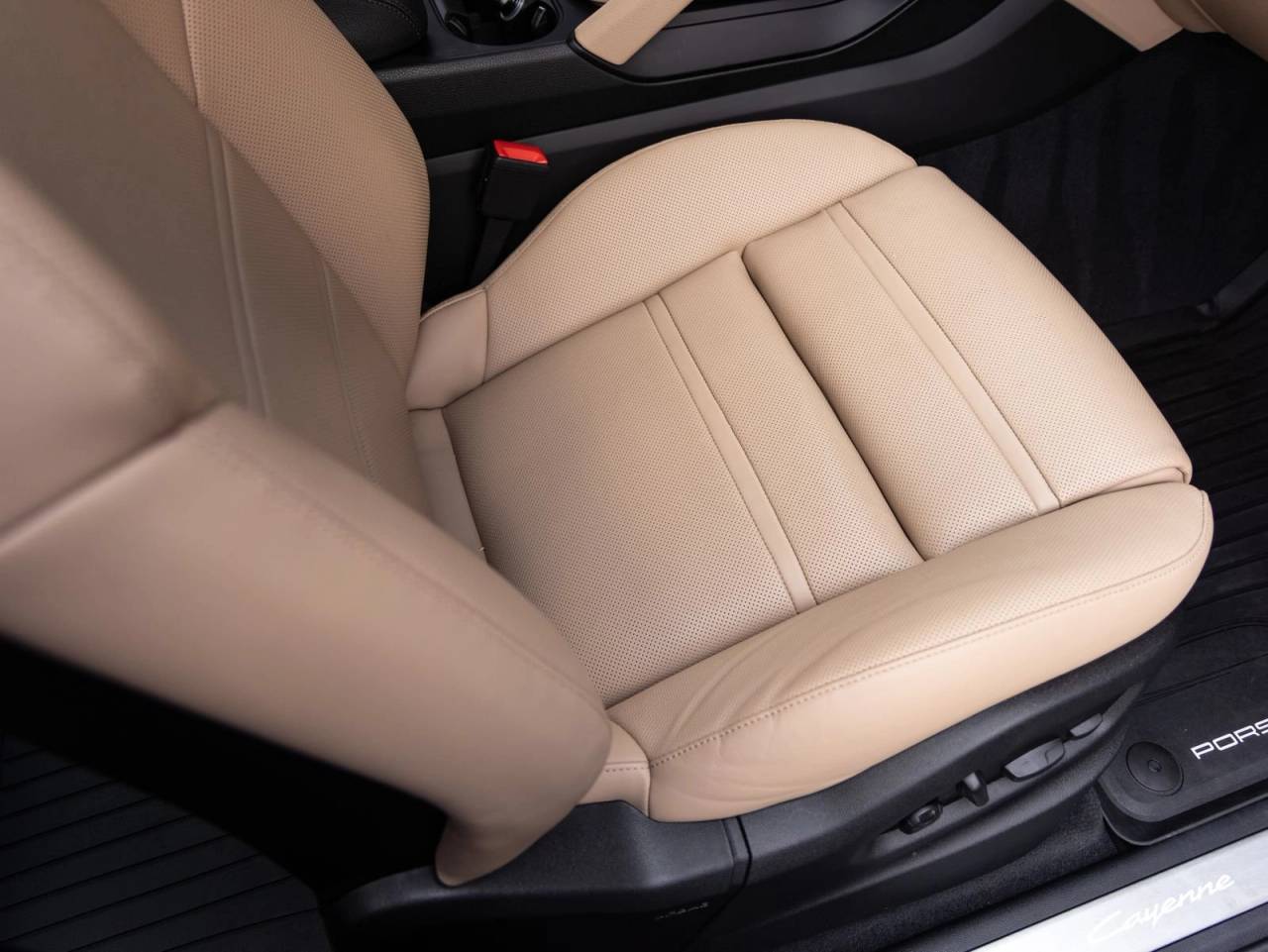2025 Porsche Cayenne Coupe