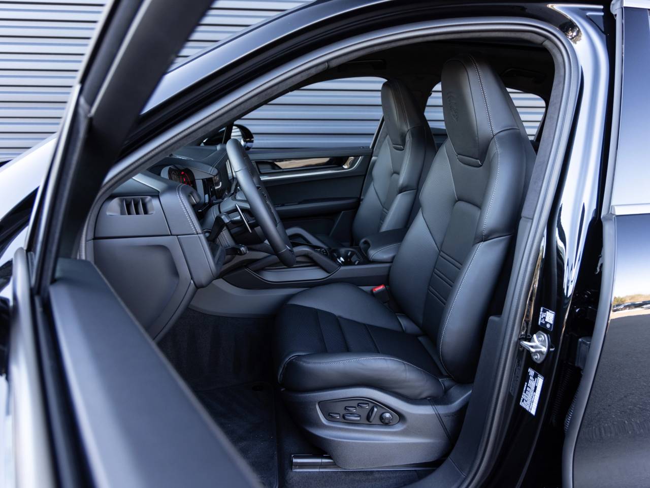 2026 Porsche Cayenne Cayenne Turbo E-Hybrid Coupe